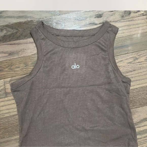 ALO Yoga Cocoa Ribbed Tank Top - Picture 1 of 1